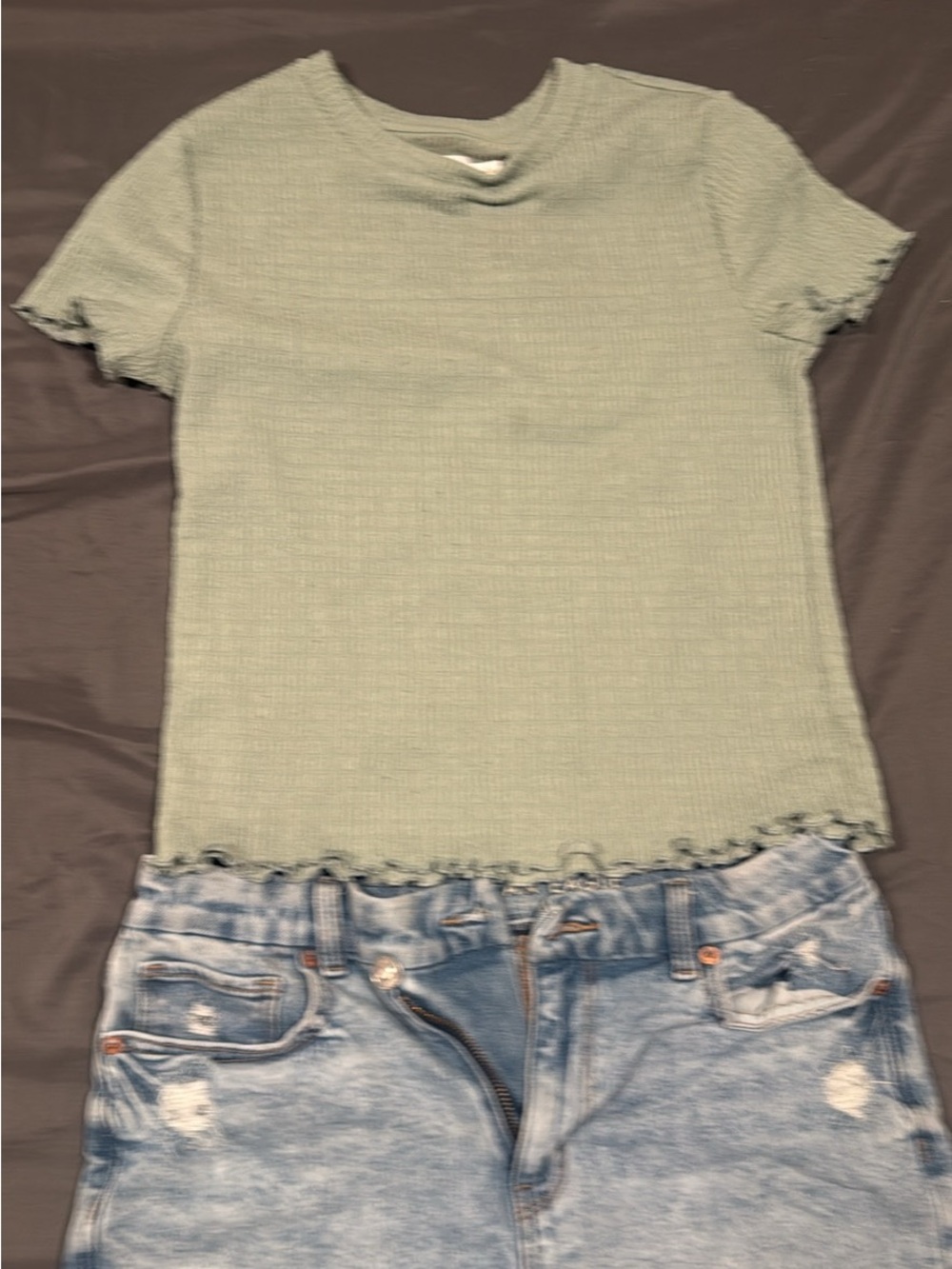 Women's Short Sleeve Lettuce-Edge Tee in Sage Green